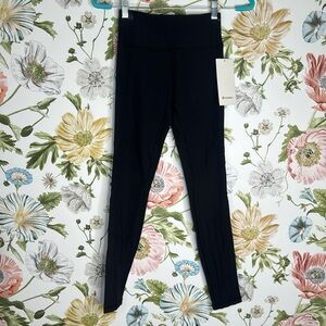 52- NWT-Lululemon Sleek And Strong Leggings